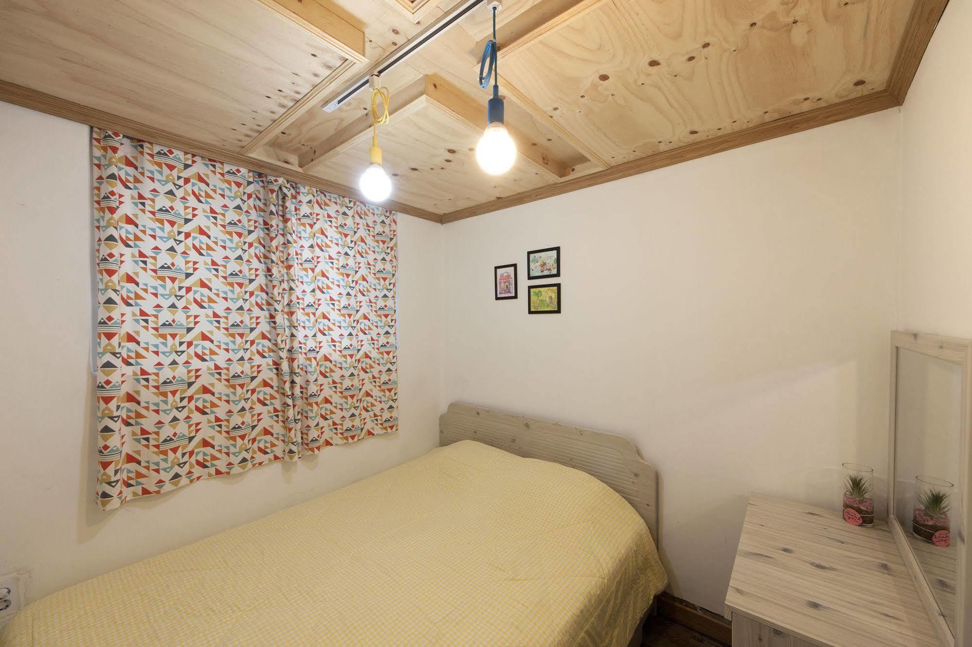 Hongdae Lazy Fox Hostel In Séoul Extérieur photo
