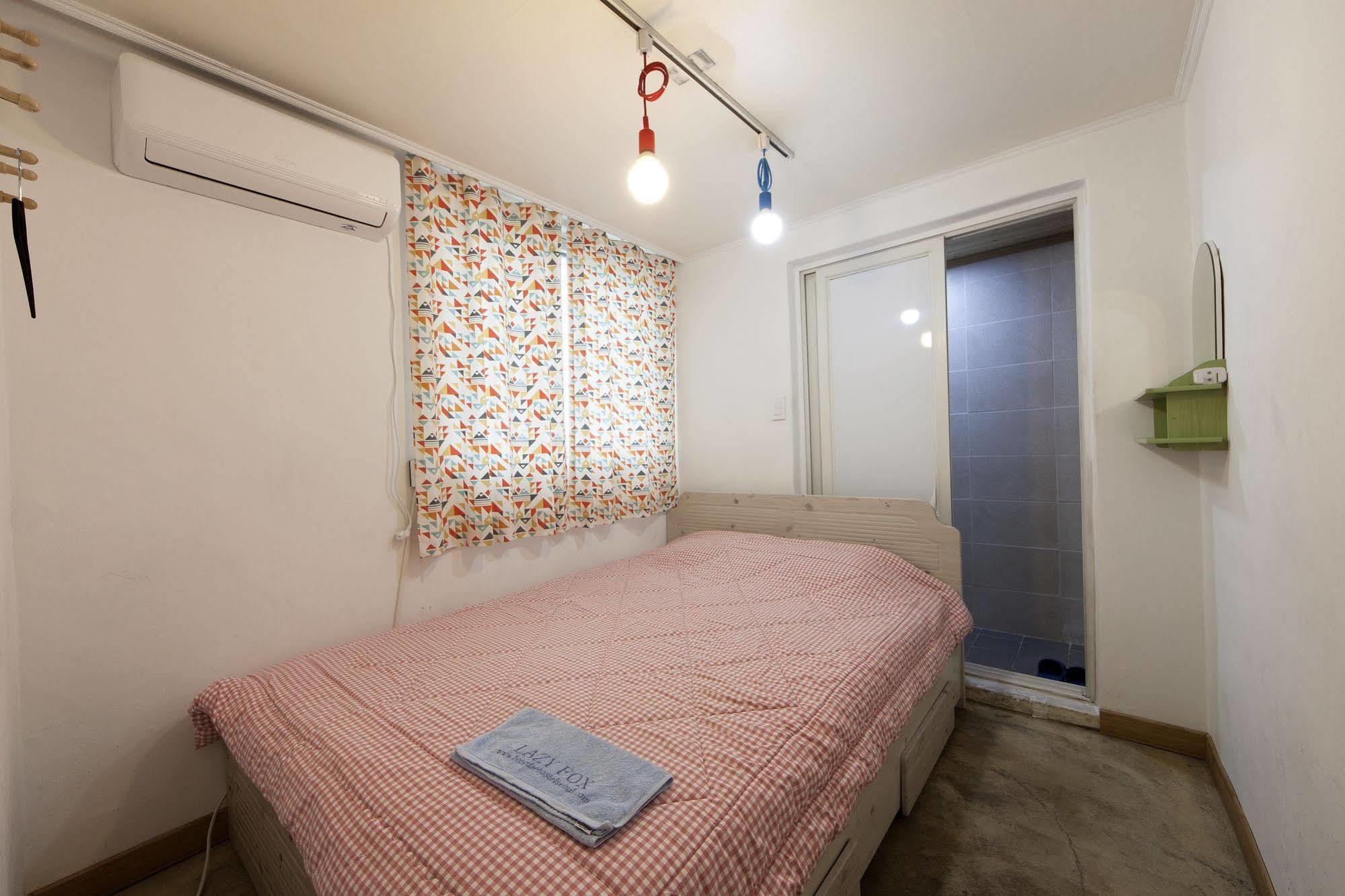 Hongdae Lazy Fox Hostel In Séoul Extérieur photo