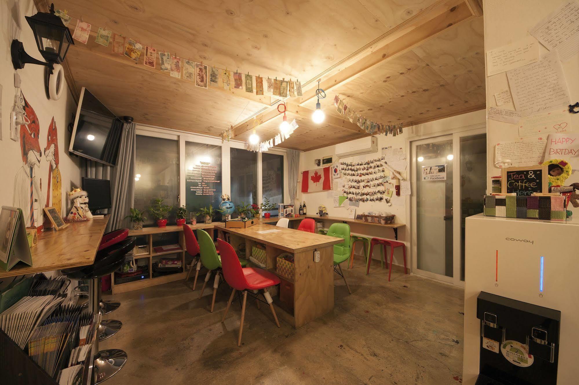 Hongdae Lazy Fox Hostel In Séoul Extérieur photo
