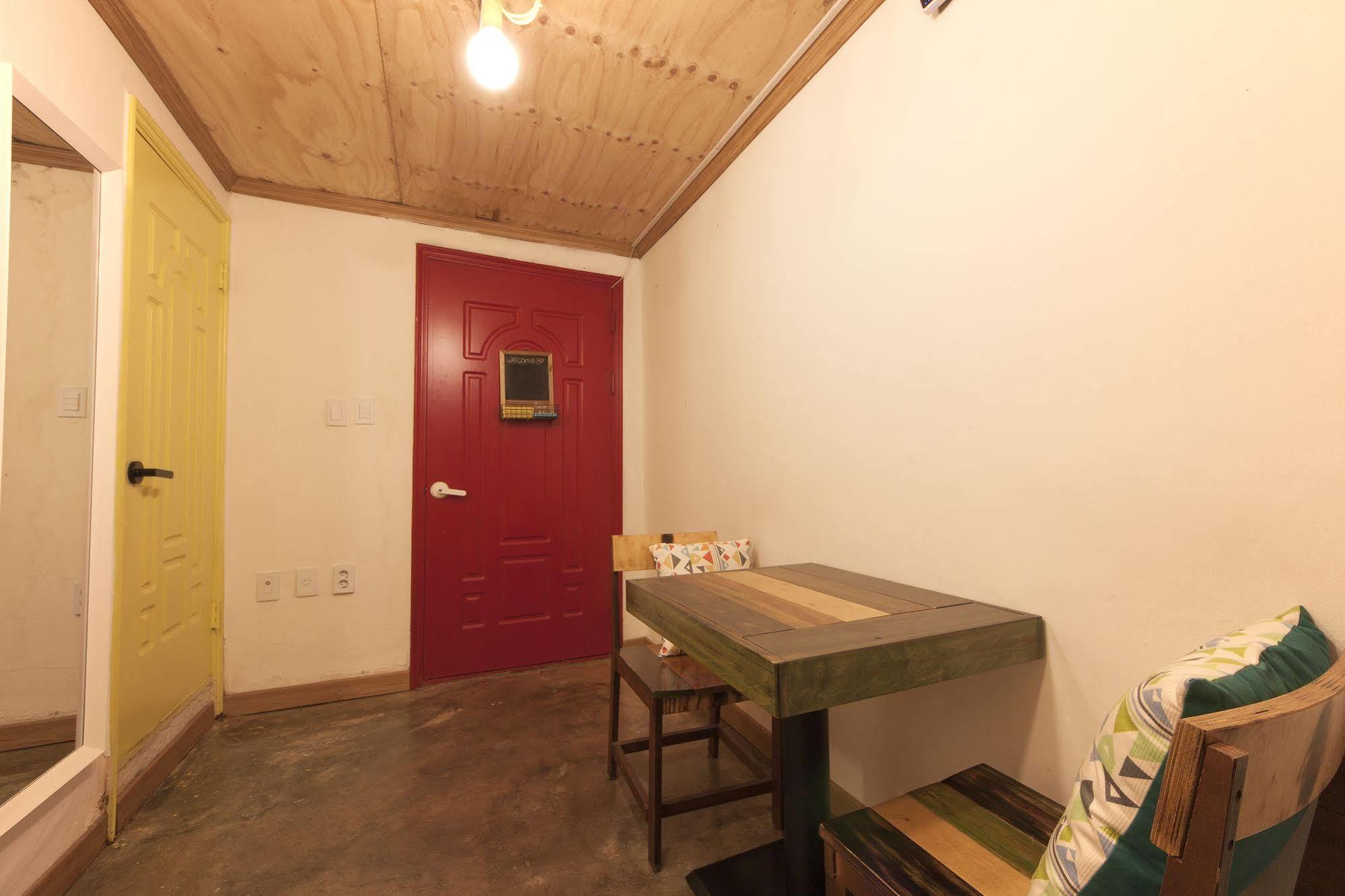 Hongdae Lazy Fox Hostel In Séoul Extérieur photo